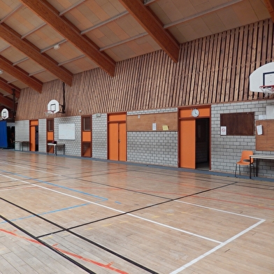 Salle communale de la mairie de Moulins-Engilbert  
