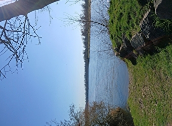 Zone de mise à l'eau de canoës et kayaks - CHARRIN
