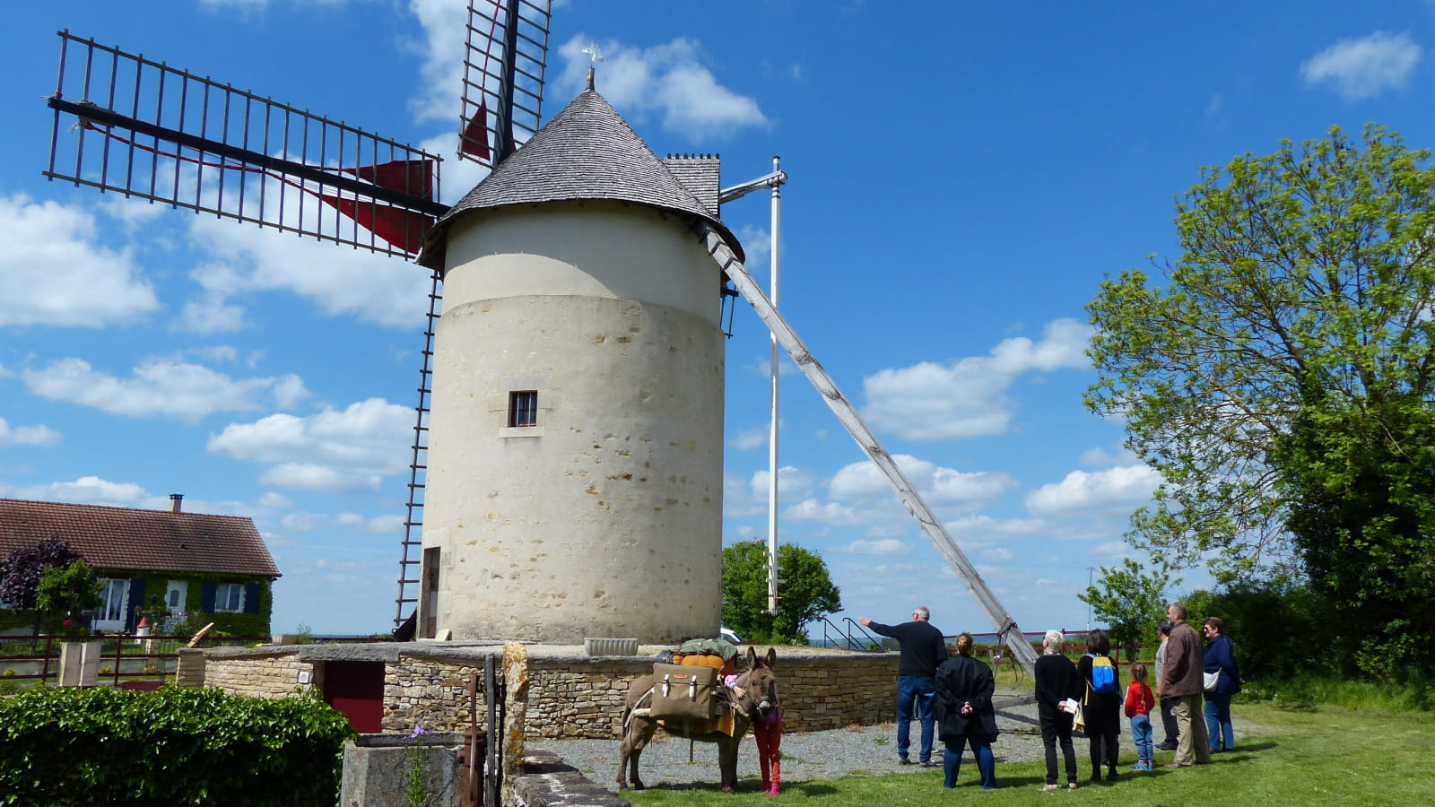 Visite du moulin à vent 'Les éventées' 